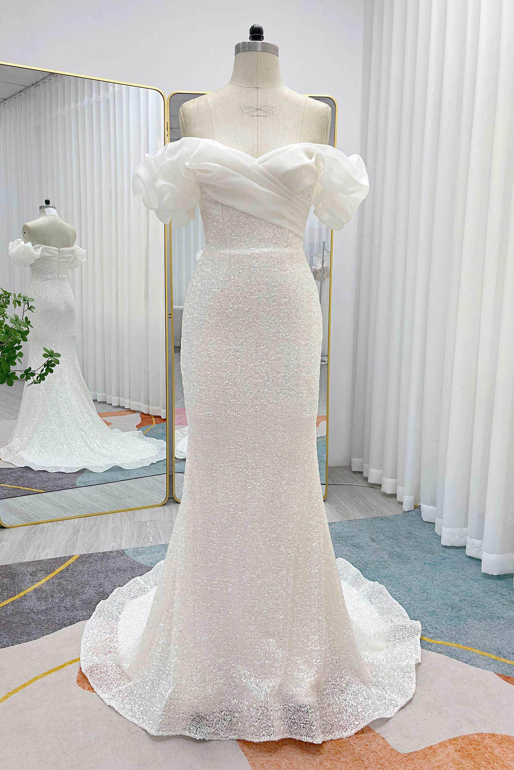 Trumpet-Mermaid Court Train Sequined Lace Wedding Dress CW3265 - COCOMELODY